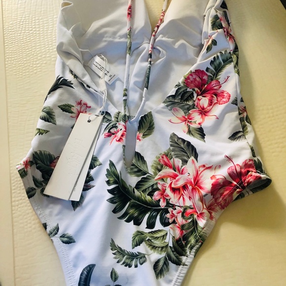 Elizabeth Jane Keyhole Back One-Piece Swimsuit XS - Picture 6 of 6